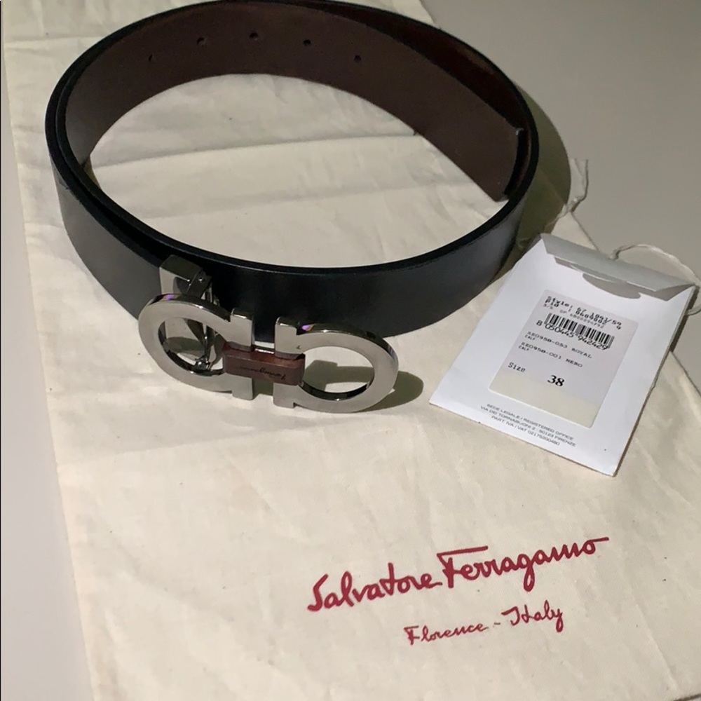 Salvatore Ferragamo men’s reversible belt size 38.
